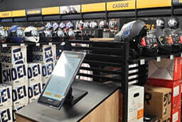 Nouveau magasin Motoblouz par Emilie Miquelestorena consultante merchandising Another retail
