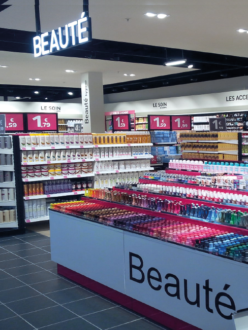 Intérieur de magasin hygiène beauté