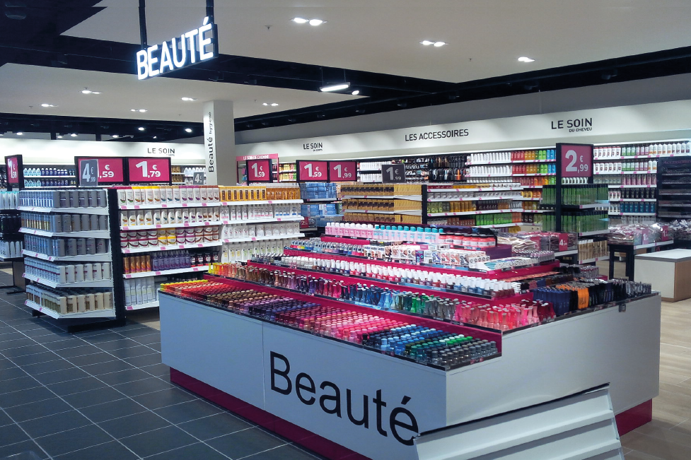 Intérieur de magasin hygiène beauté par Emilie Miquelestorena consultant merchandising Another retail